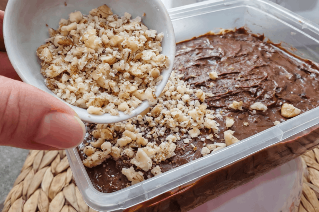 🍫 Шоколадов сладкиш с оризовки и банан (без печене)-Стъпка-8417